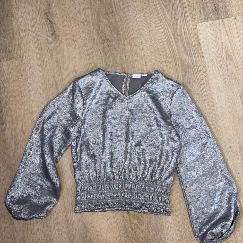 GAP Silver Top